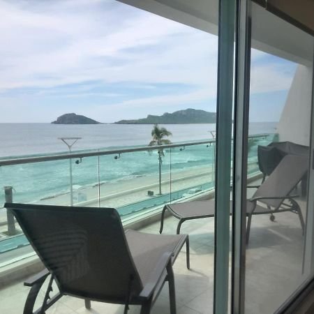 Hermoso Y Moderno Departamento Frente Al Malecon Con Preciosa Vista Al Mar Mazatlán Esterno foto