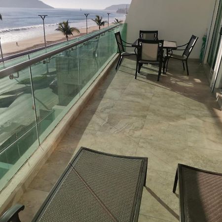 Hermoso Y Moderno Departamento Frente Al Malecon Con Preciosa Vista Al Mar Mazatlán Esterno foto