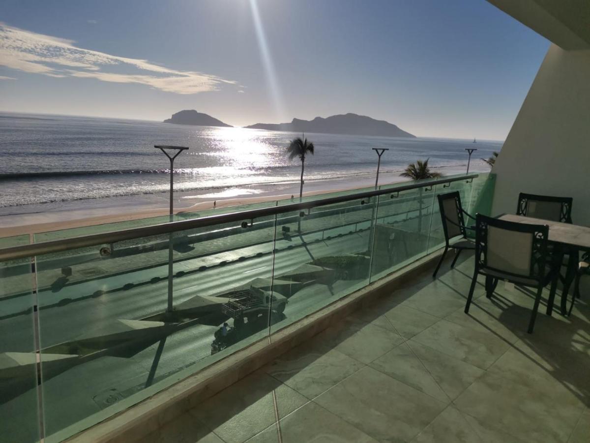 Hermoso Y Moderno Departamento Frente Al Malecon Con Preciosa Vista Al Mar Mazatlán Esterno foto