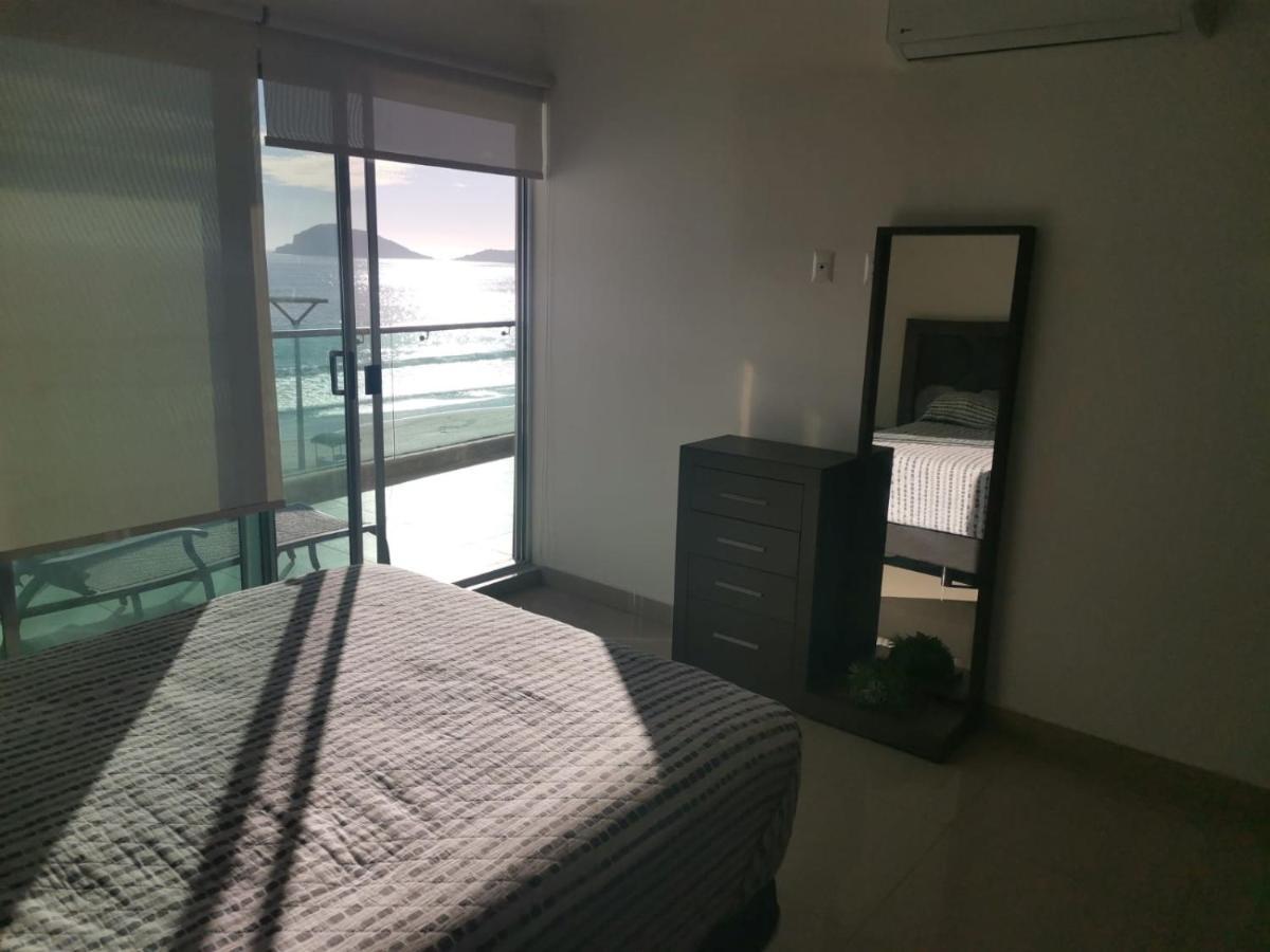 Hermoso Y Moderno Departamento Frente Al Malecon Con Preciosa Vista Al Mar Mazatlán Esterno foto